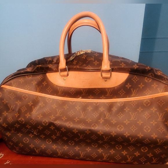 Authentic Louis Vuitton Large Monogram Rolling Duffel (Eole) - Picture 12 of 16
